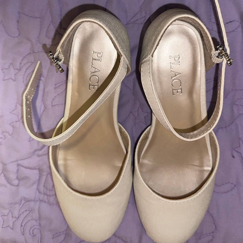 The Children's Place Cream Dress Shoes Elegant Design